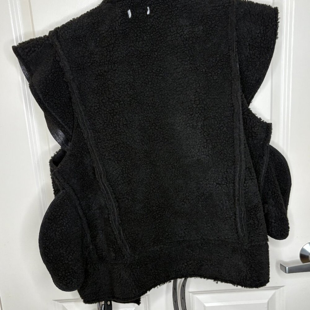 Bold & Textured: Black Sherpa-Lined Faux Leather Vest - Picture 7 of 7